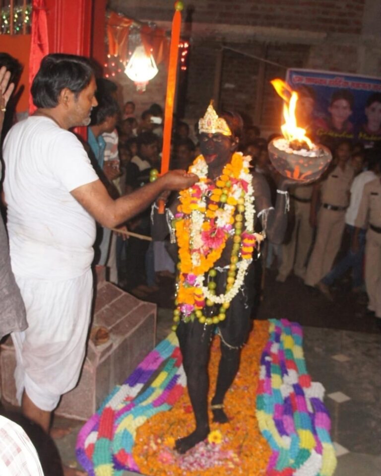 तखतपुर में आज रात नगर भ्रमण को निकलेगी काली मां